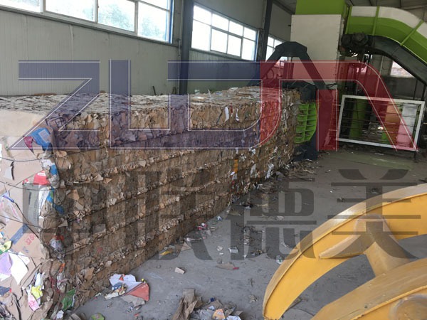 全自動(dòng)臥式廢紙打包機(jī)